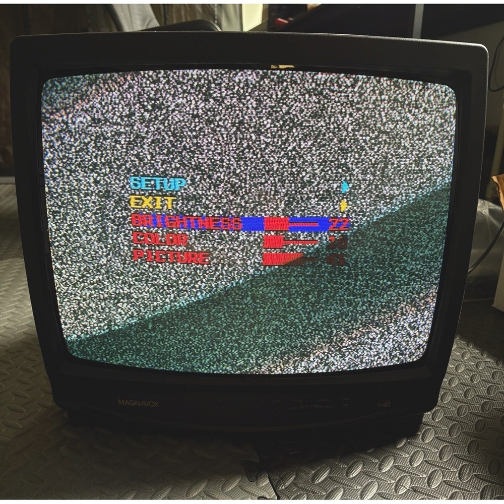 Magnavox MT1901B102 20in CRT TV Retro Gaming Television w/ Remote Tested Works